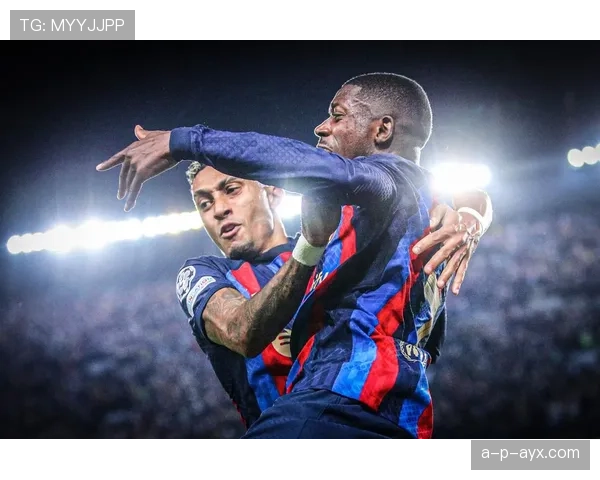 拉菲尼亚更衣室展现领袖风范，助力球队团结制胜