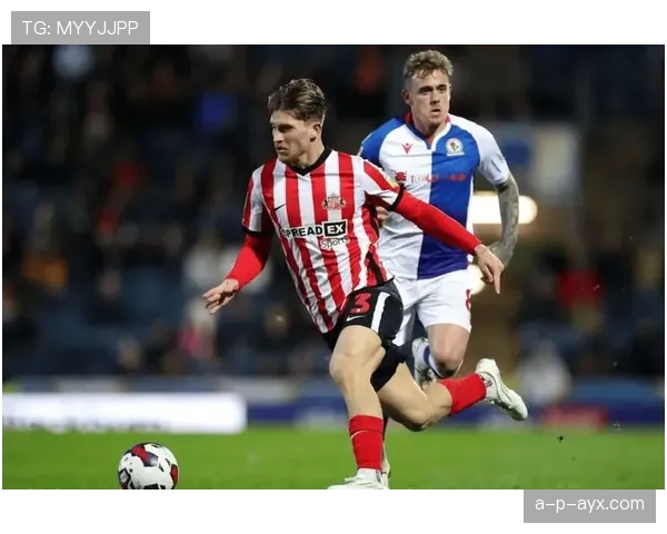 布莱克本伊伍德传承传统足球精神,在现代赛场焕发新生 布莱克本伊伍德传承传统足球精神,在现代赛场焕发新生