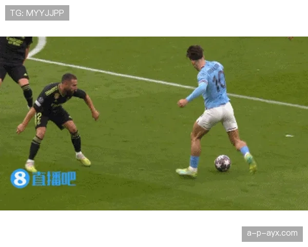 库尔图瓦密集射门下的连续神扑能力解析 库尔图瓦密集射门下的连续神扑能力解析