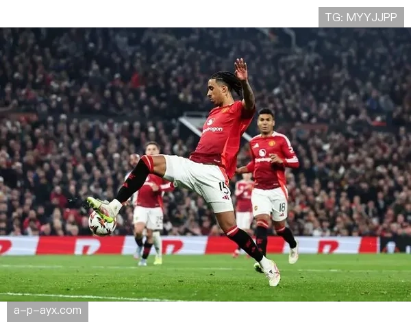 曼联战术困局持续，重建曙光能否扭转沉沦趋势？